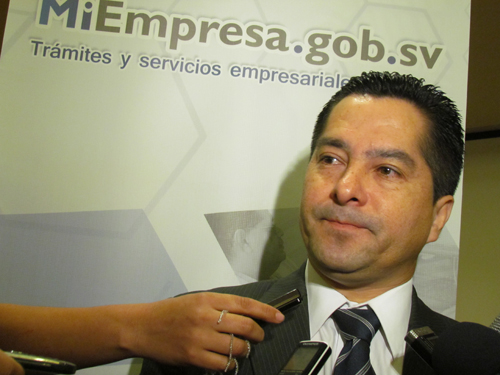 Armando Flores