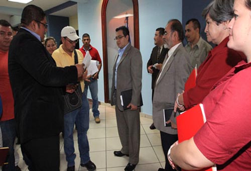 Diputados del FMLN, propousieron renovar la flota de moto taxis, la comisión de tranporte le dio el visto bueno.