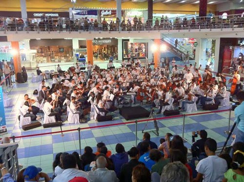 La OJCA se presentó en Panamá en el marco de la integración musical y cultural de 2013.