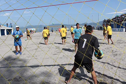 Selecciones se aprestan a estrenar la cancha.