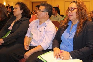 Docentes participan en el lanzamiento del concurso.