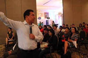 El CEO de Korinver, Mauricio Quevedo, durante una presentación.