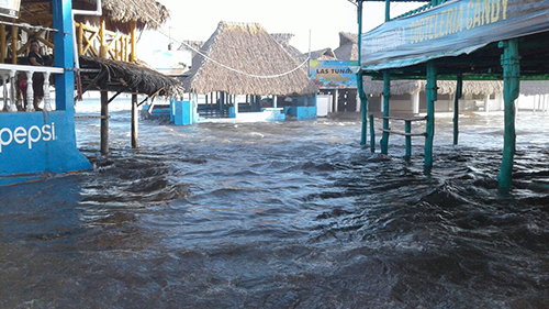 En playa Las Tunas.