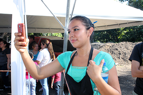 La juventud local disfruta de su tradición.
