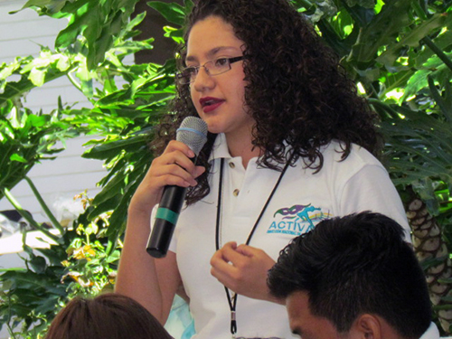 Las jóvenes también están activas por la convivencia.