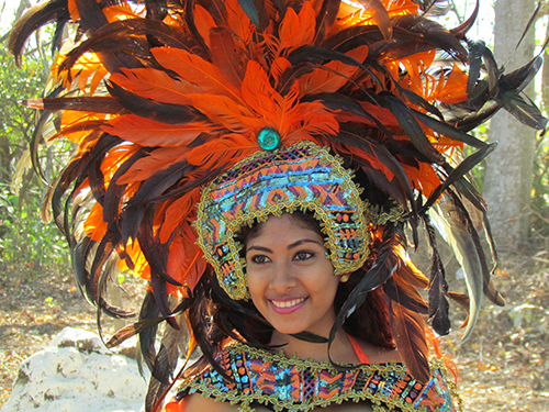Kadelin Miranda, encarna a la diosas Maya Quetzalí.