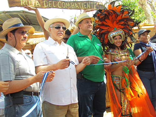 Inaugurando la Ruta del Combatiente.