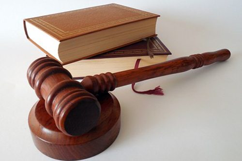 La controversia por el DL 661 determina que los dos artículos contravertidos son legales.