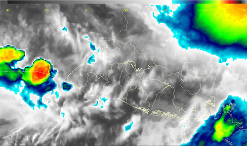 Imagen satelital de Nana, la tormenta tropical que afectará indirectamente a El Salvador.