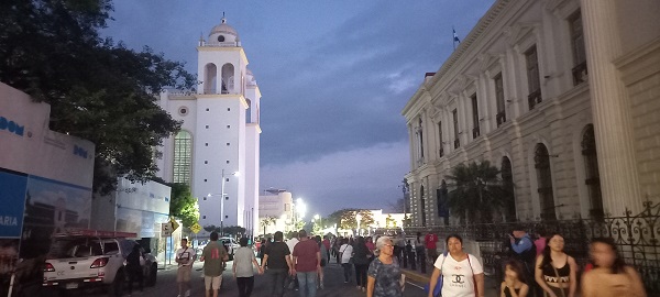 Moody’s mejora calificación de riesgo de El Salvador a Caa1
