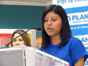 Alianza para transformar vida de niñas en El Salvador