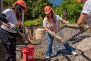 Crecer y Hábitat para la Humanidad mejora viviendas y espacios comunitarios